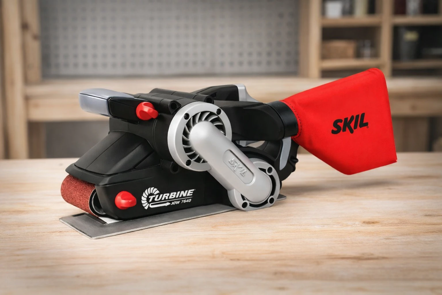 Lixadeira de Banda Skil 7640 900W: potência ideal para trabalhos pesados