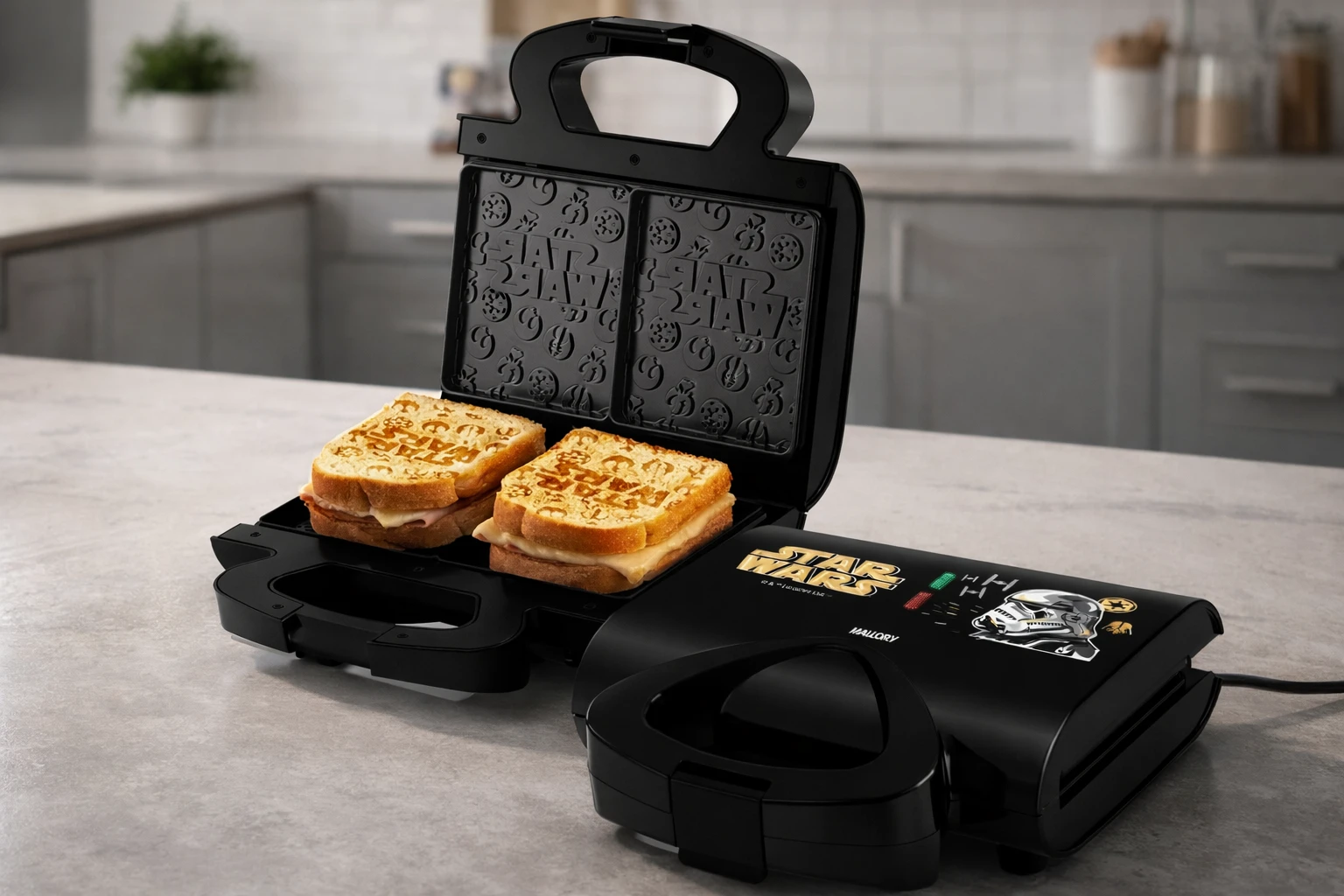 Sanduicheira Elétrica Mallory Star Wars Empire Plates 220V: estilo temático para preparo de sanduíches
